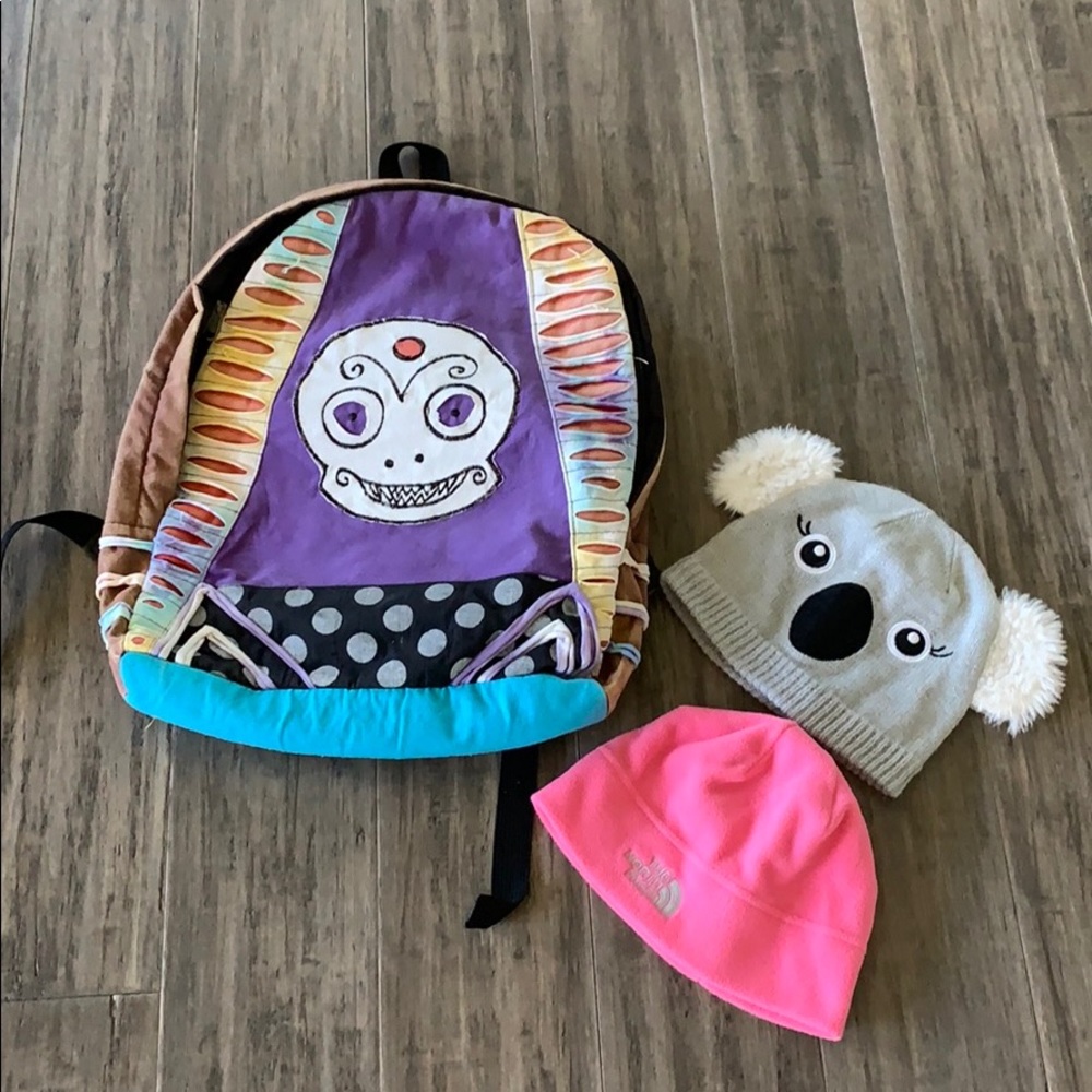 North face girls hat/lot